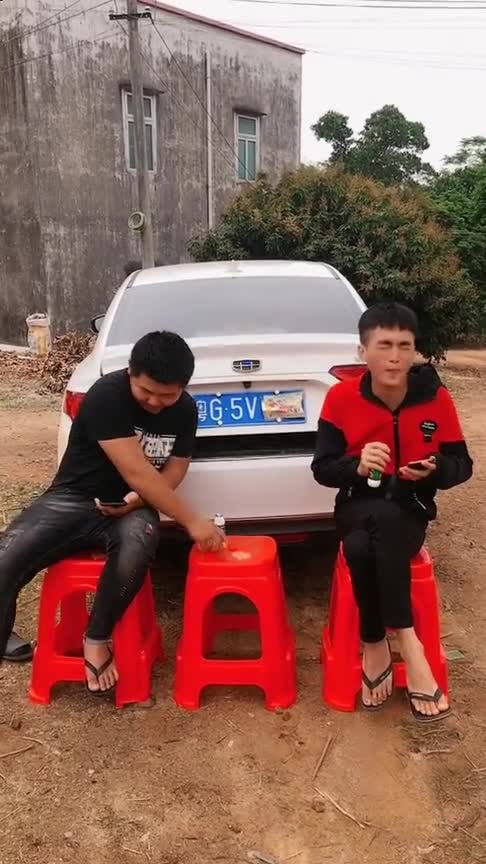 我真不是故意的,能不能轻点打我