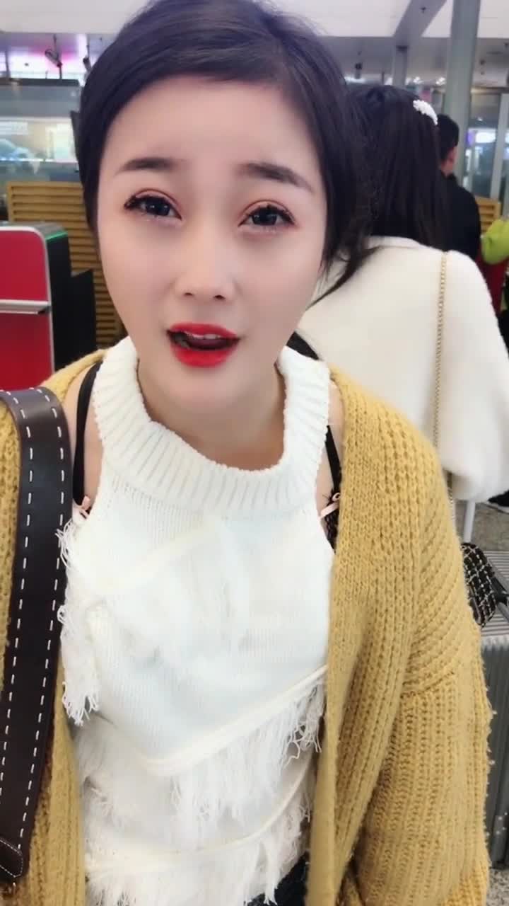 #沈腾#谢娜现场整蛊沈腾,不料沈腾当场气晕倒