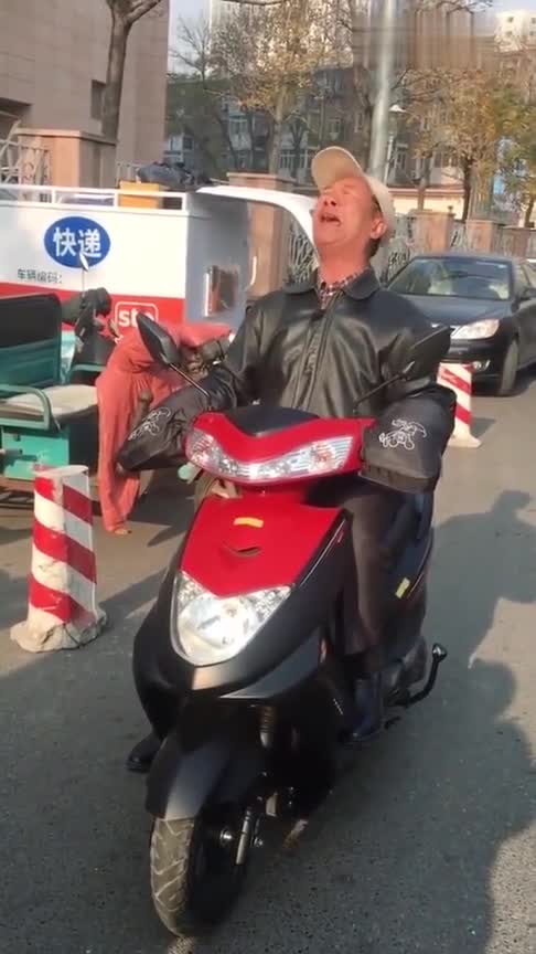 #爆笑生活#莱万低迷原因此 C罗就这样率领皇