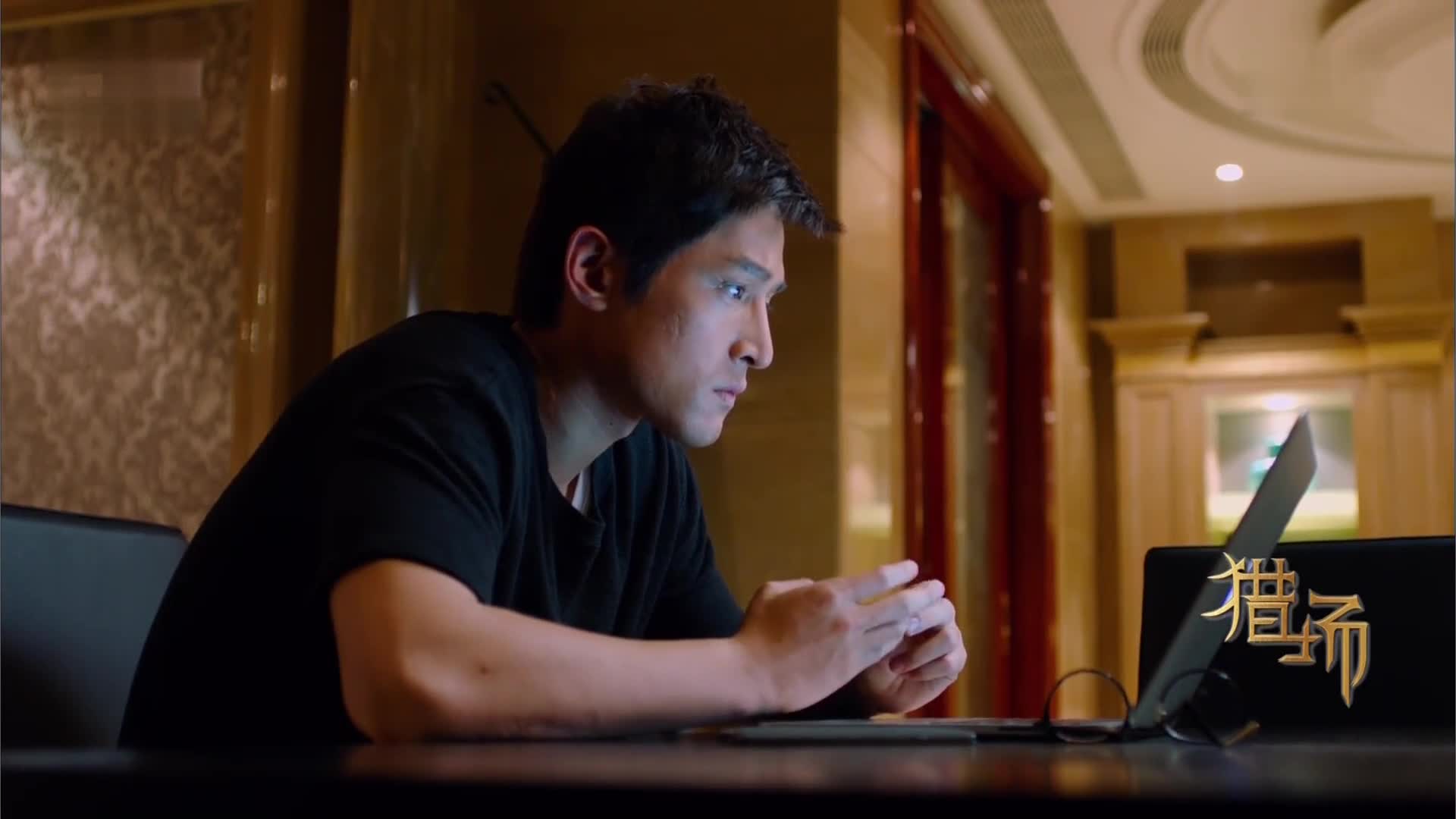 赌侠:最服刘德华赌扑克牌!连周星驰都要打下手