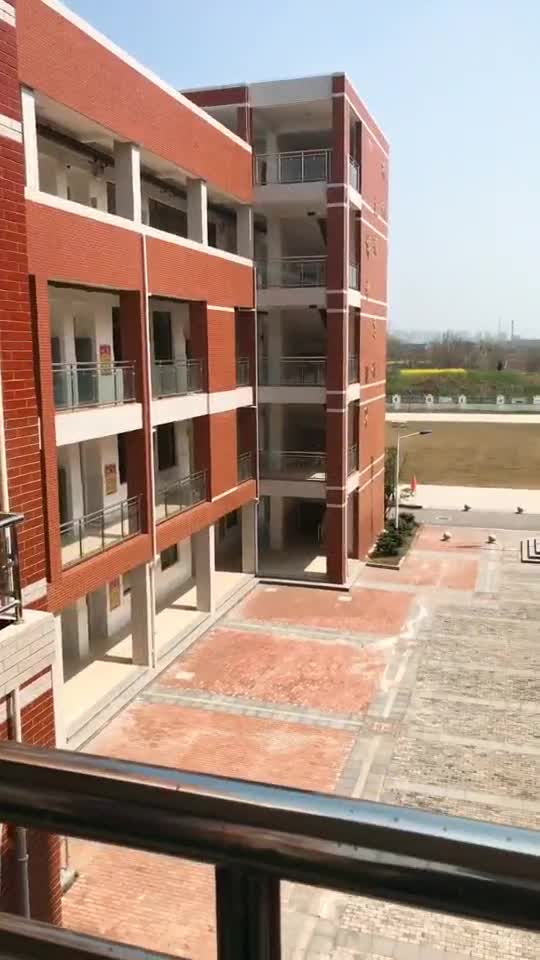 HD:下课铃声?W:蓝精灵的那个主题曲