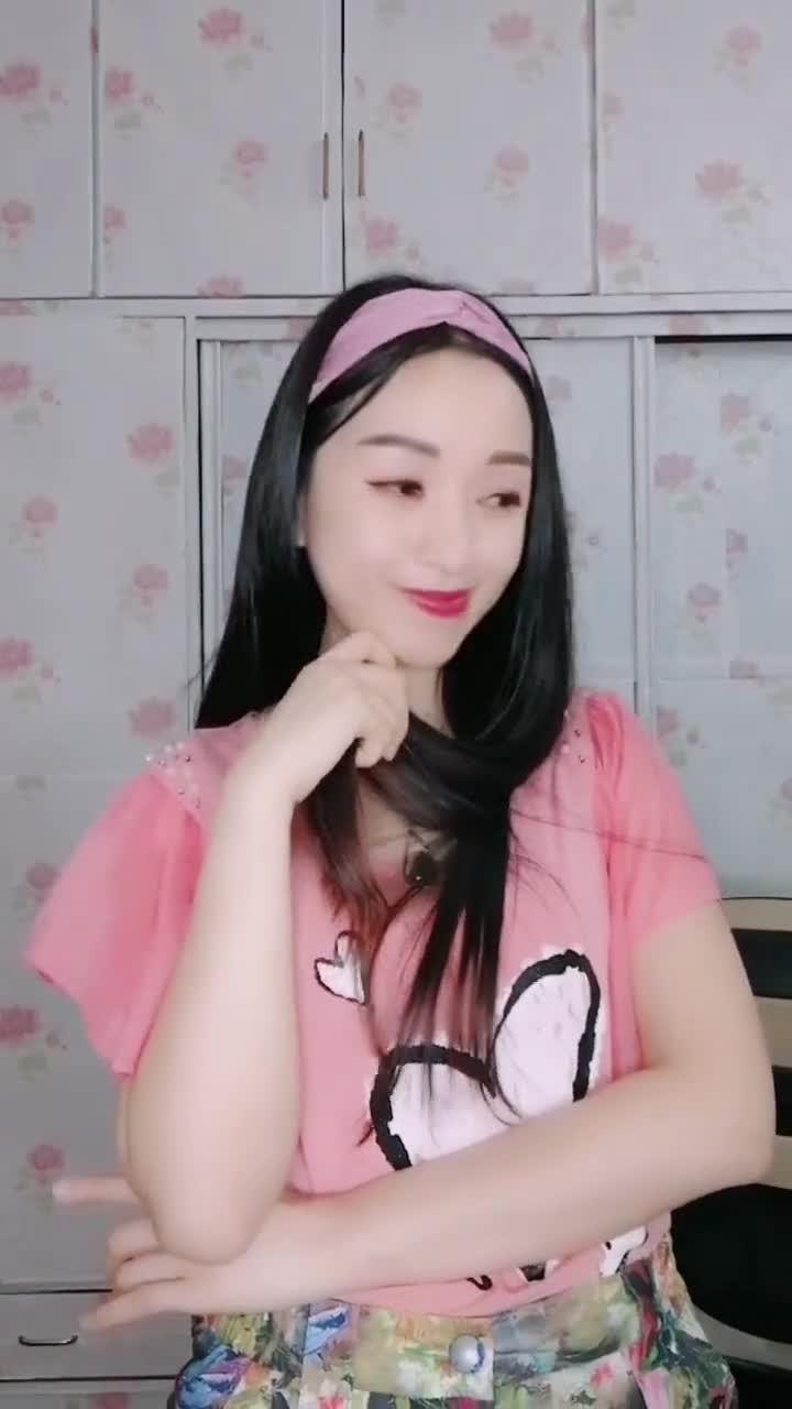 杨坤发声爆粗,爆狂粉照片,网友:32场演唱会,不