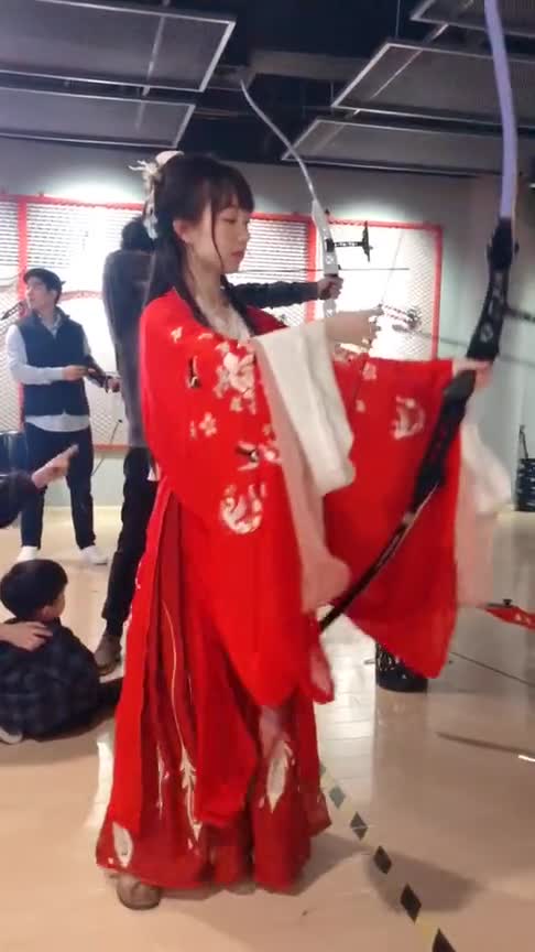 #搞笑趣事#媳妇儿为了让老公给换手机,使出了