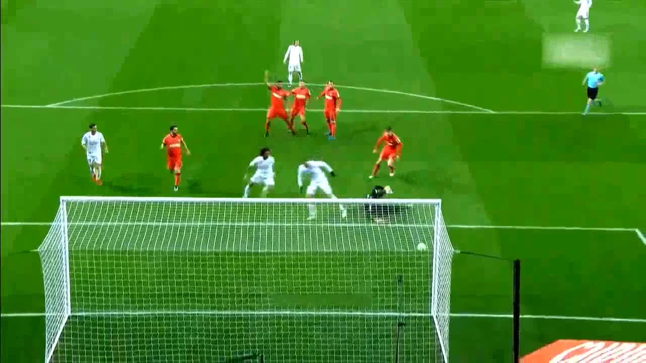 #足球#水爷拉莫斯,进攻最好的后卫,防守最好的