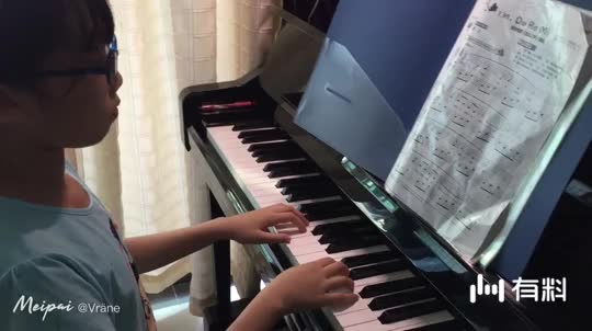 温柔妹子弹奏屠洪刚的你钢琴版演绎