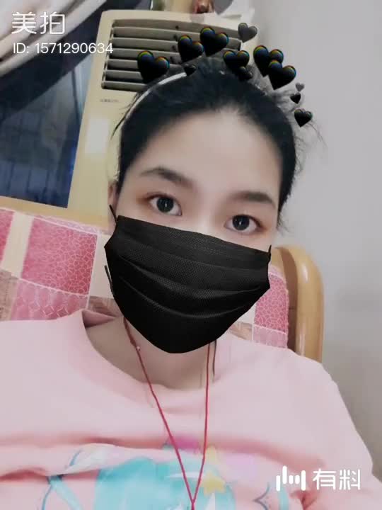 妈咪 有个漂亮姐姐用鼻孔瞪我